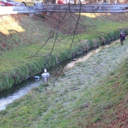 Silvestrovsk plavba na Drnovm potoce 2016 - zastvka u pivovaru