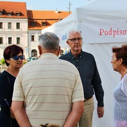 Beseda prezidentskho kandidta Jiho Drahoe v Klatovech