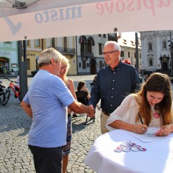 Beseda prezidentskho kandidta Jiho Drahoe v Klatovech